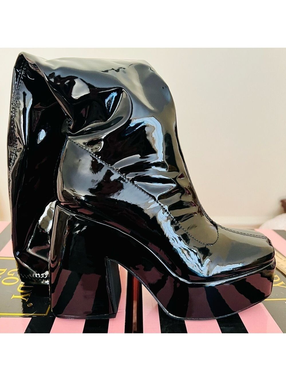 NIB Dolls Kill Lady GoDiva Wicked Head Versus Heart Platform Boots Cannon Black - Picture 9 of 16